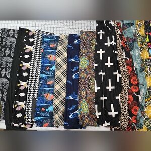 5 Pound Bundle Of Multi Printed Ladies Leggings. All S/M Size